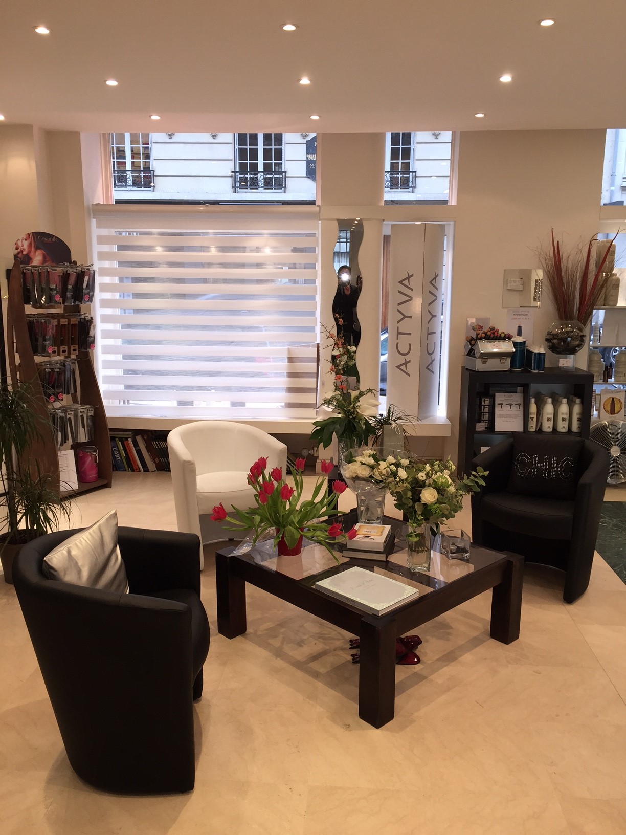 HAIR CONCEPT STORE Deluxe Beauté Paris